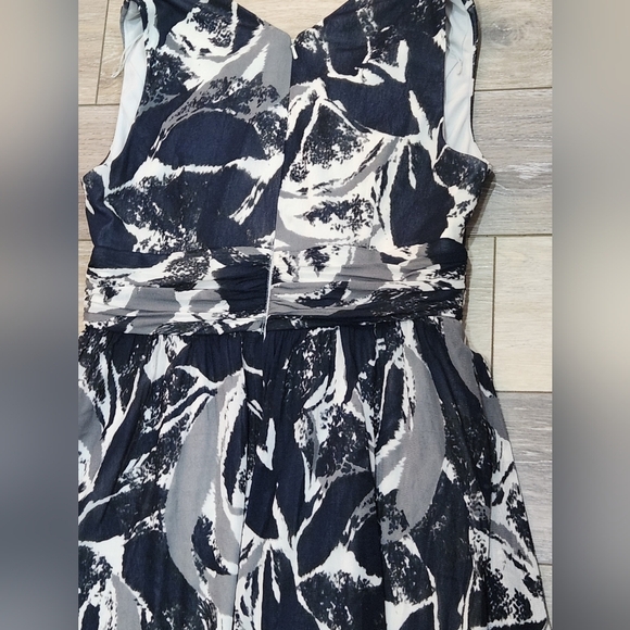 Coldwater Creek floral vneck sleeveless flowy midi dress - Picture 7 of 7